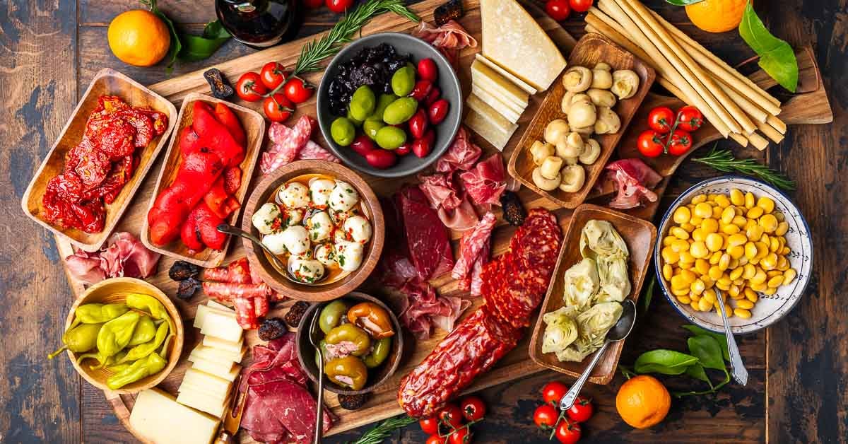 Antipasto Platter Guide: Best Meats, Cheeses & Unique DIY Sides